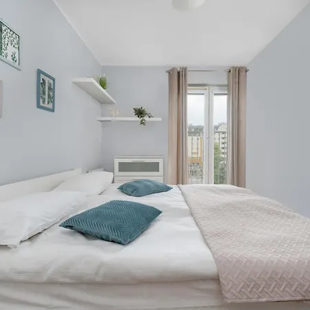 Apartament We Wroclawiu Z Dwiema Sypialniami, Wanna I Biurkiem Do Pracy Zdalnej By Renters Apartmán