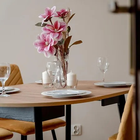 Apartament We Wroclawiu Z Dwiema Sypialniami, Wanna I Biurkiem Do Pracy Zdalnej By Renters *